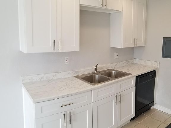 2nd image of 1480 E Marshall Blvd APT 30