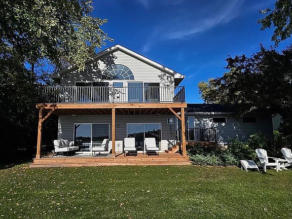 4th image of 1801 Resthaven Ln