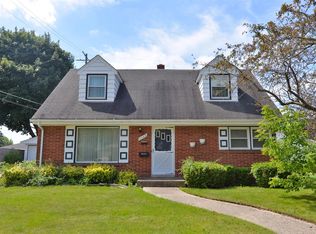 1123 Shorecrest Dr, Racine, WI 53402