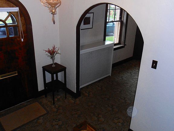 5th image of 1711 W Beverly Glen Pkwy #1