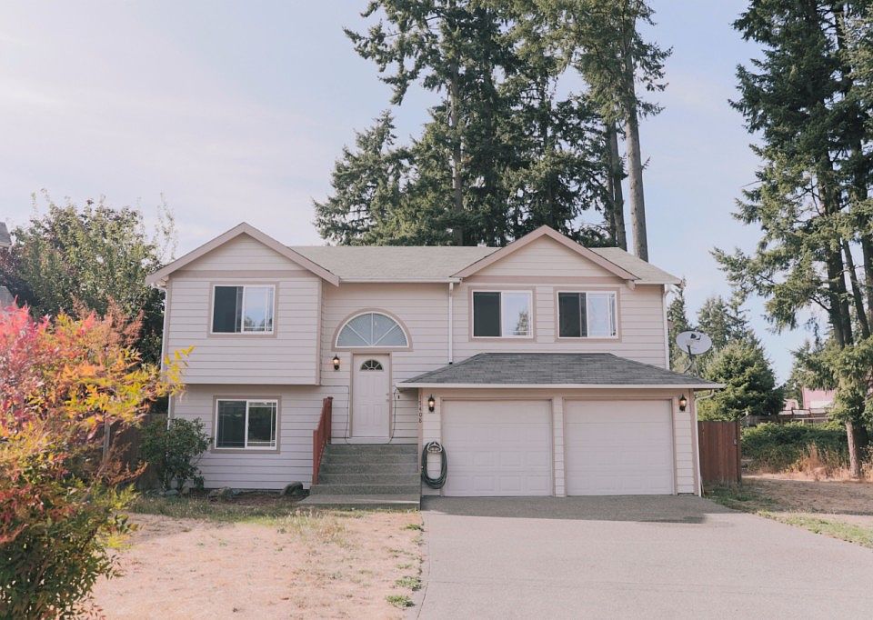 1st image of 17408 17th Ave E
