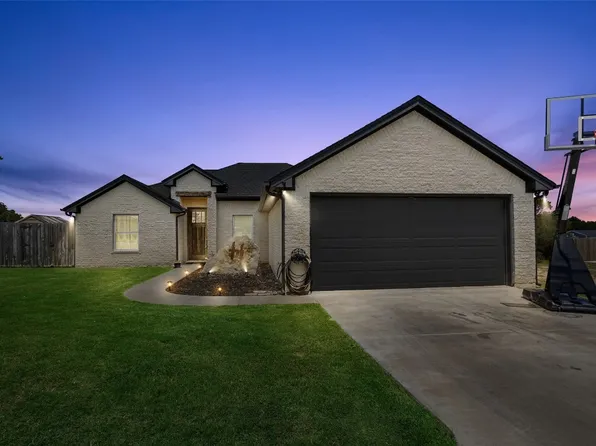 2608 Deer Trl, Granbury, TX 76048