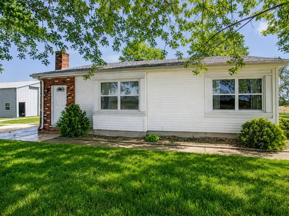 1802 Lakeview Hts, Pittsfield, IL 62363