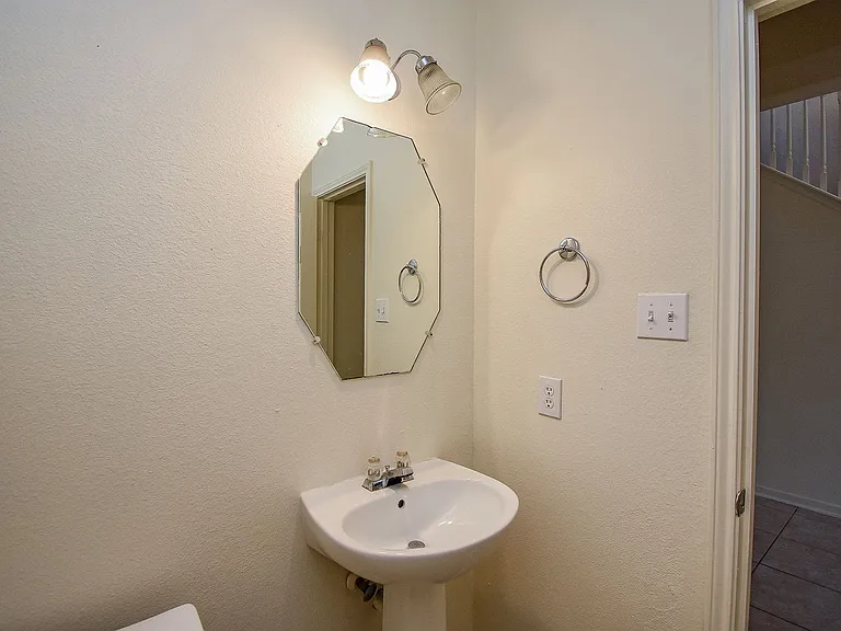 6323 Haddock Ct — Photo 20
