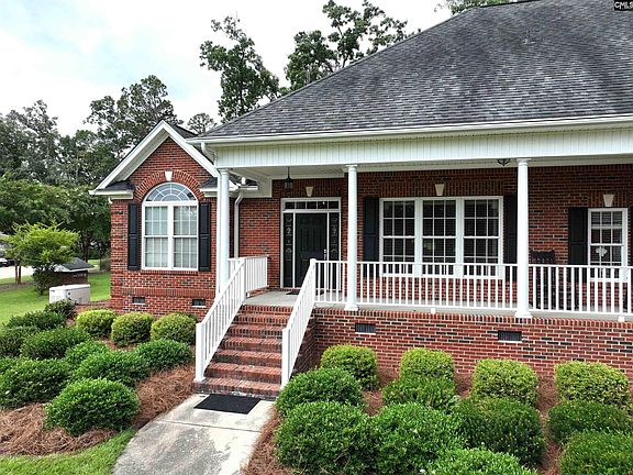 5th image of 281 Edgewater Dr