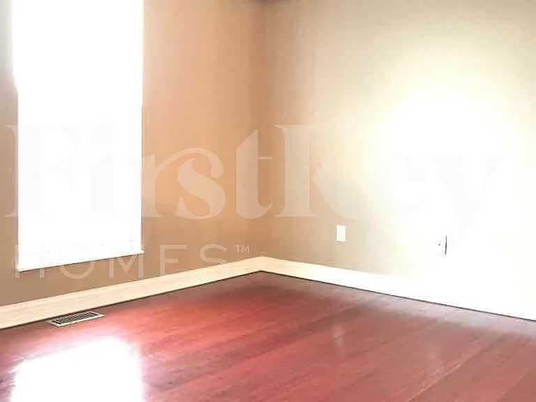 5683 Colonist Cir — Photo 11