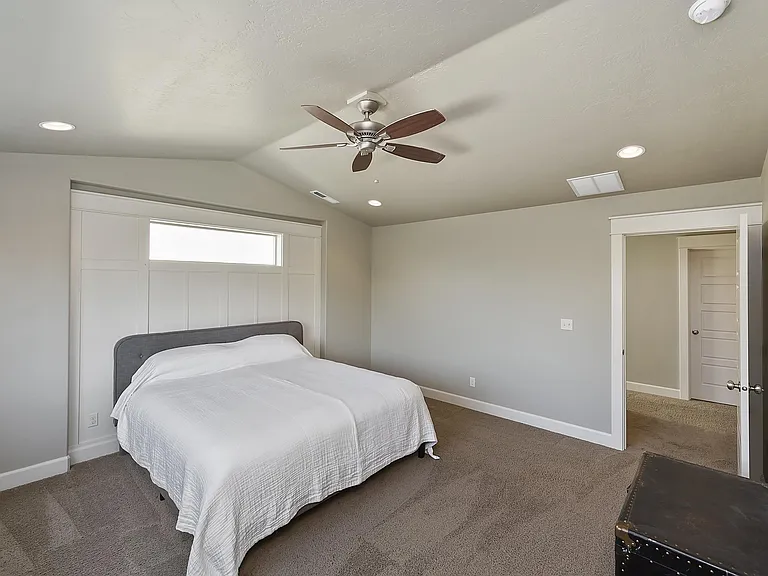 691 W Cagney St — Photo 25