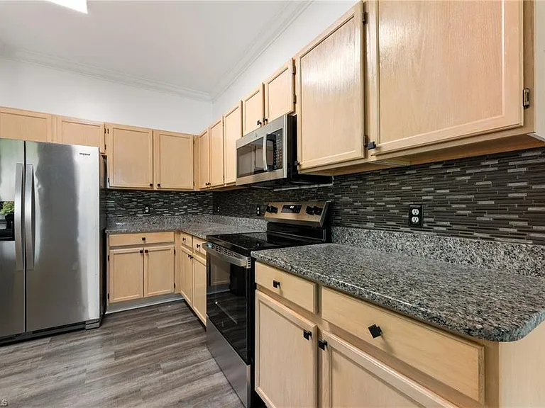 223 Stanhope Cir — Photo 10
