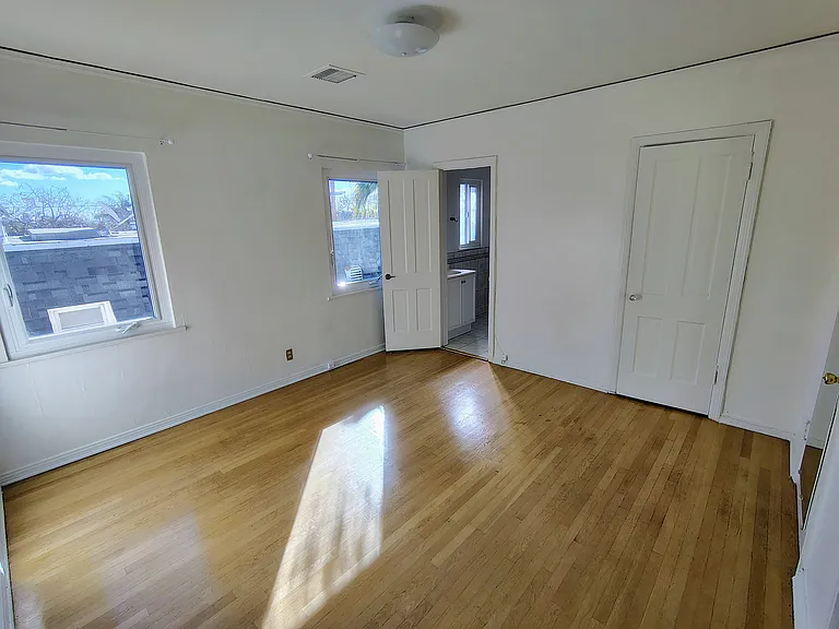 9760 Charleville Blvd #Penthouse C — Photo 11