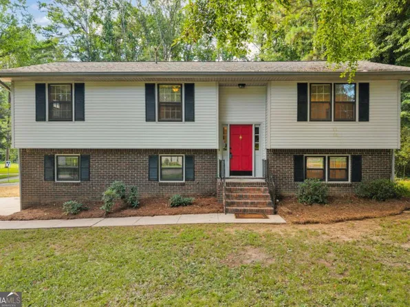 6193 Pine Ln, Douglasville, GA 30135