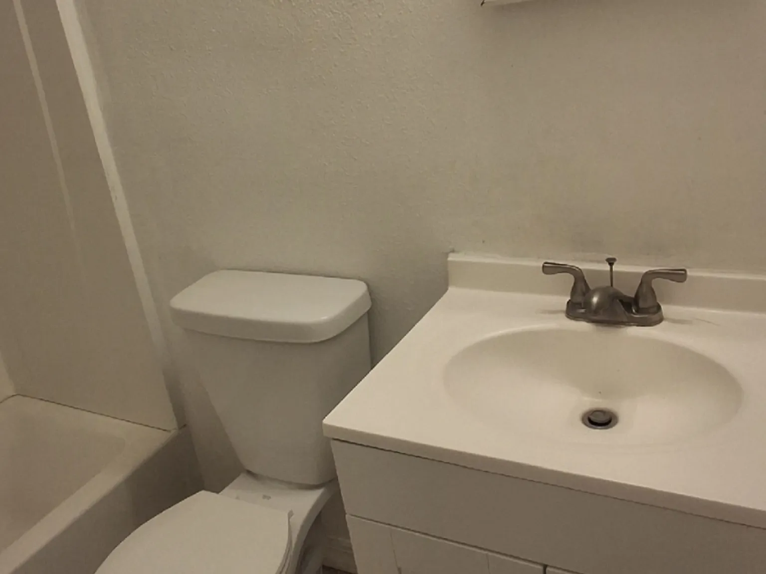3420 Gateway Dr — Photo 3