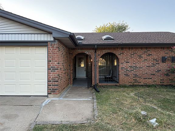 2nd image of 3002 Barrington Pl