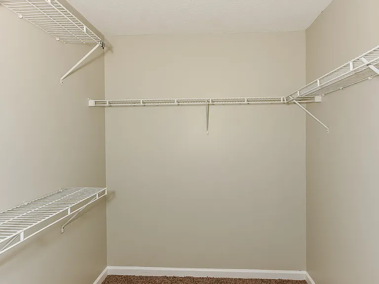 1910 Lawndale Dr — Photo 16