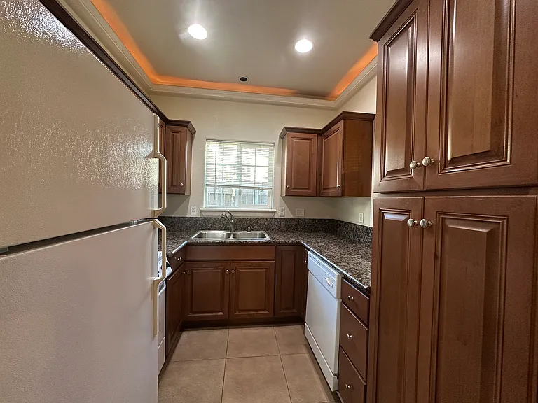 844B Shearer St — Photo 13