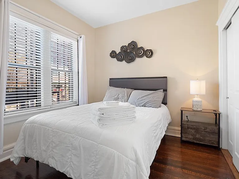 6136 Delmar Blvd — Photo 7