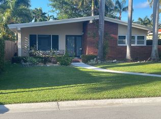 935 N Northlake Dr, Hollywood, FL 33019