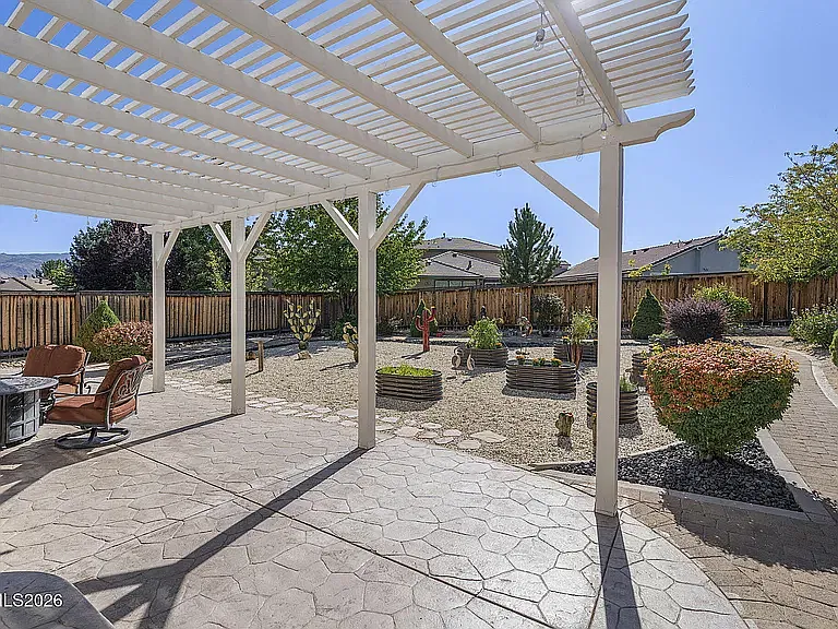 3 bed, 1576 sqft, $3,000 — Photo 2