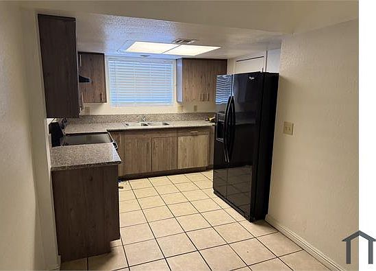 2nd image of 3411 Civic Center Dr