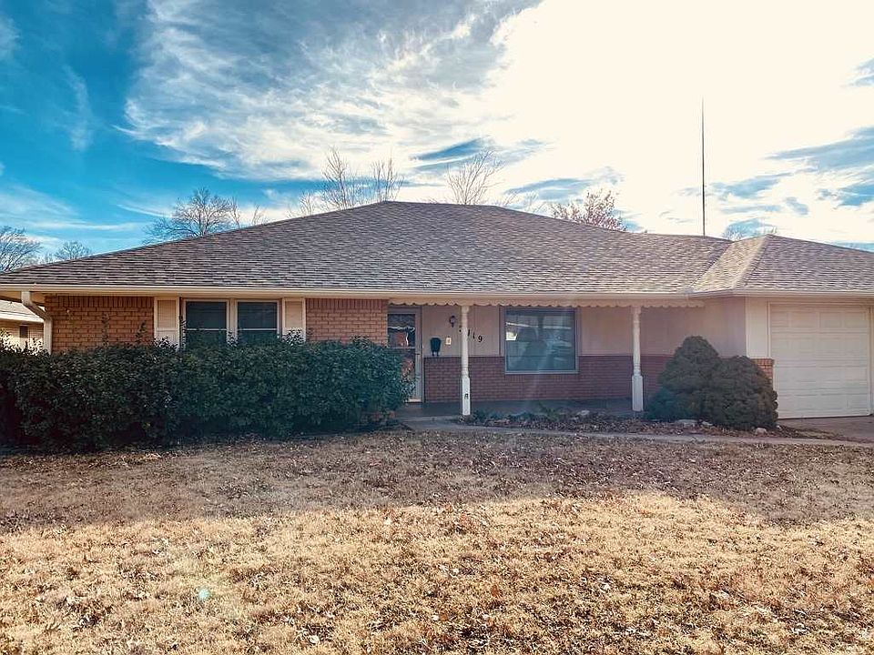 1st image of 2419 Indian Dr