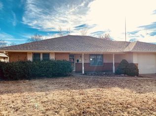 2419 Indian Dr, Enid, OK 73703