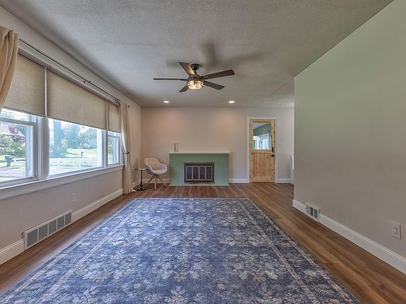4th image of 4524 Middle Mount Vernon Rd
