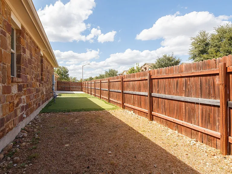 102 Preston Trl — Photo 21