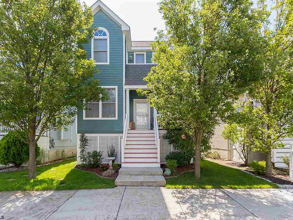 1st image of 717 Moore Ave