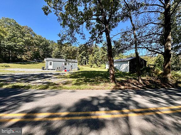 3rd image of 6805 Black Bear Rd