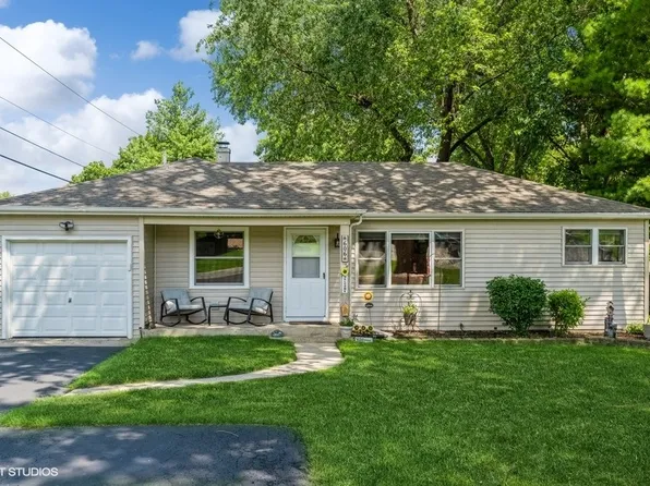 606 S Broadway St, McHenry, IL 60050