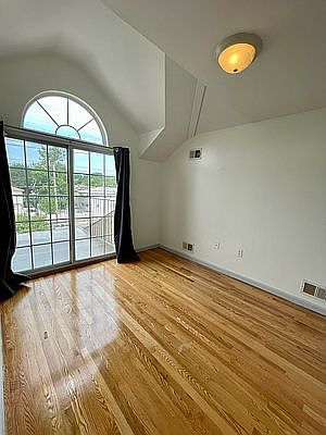 1st image of 3736 Hylan Blvd #2