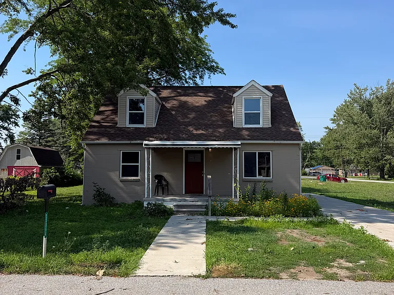 23864 Liddle St — Photo 1