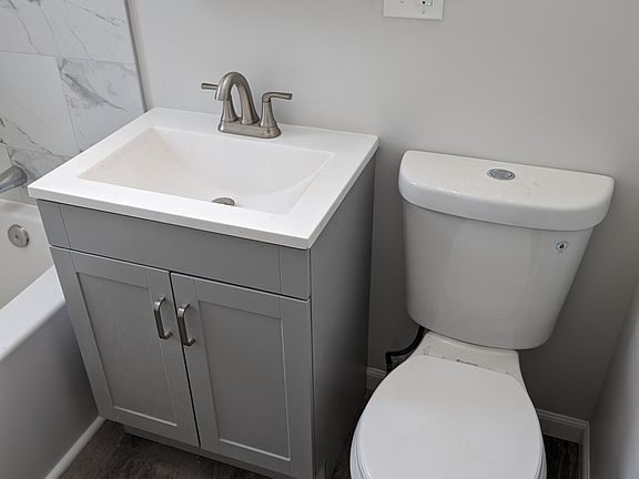 3rd image of 740 Winthrop Ave #8