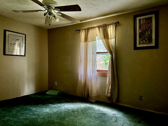 2nd image of 222 W Locust Dr