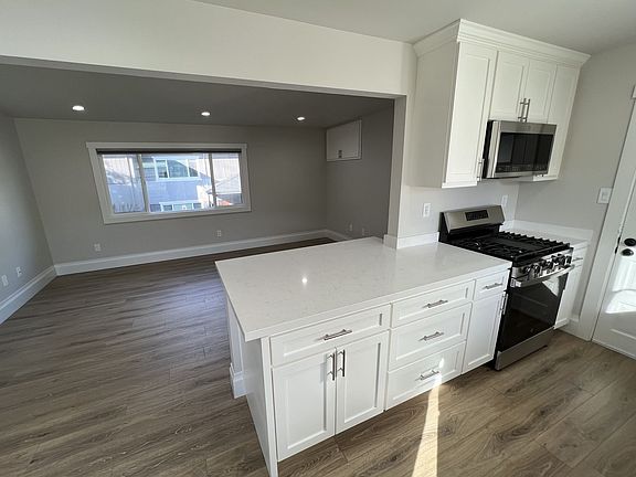 5th image of 964-974 Dolores Dr #964