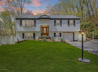 512 S Riverside Dr, Neptune, NJ 07753