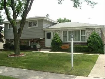 301 Stratford Cir photo 1