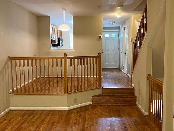 4th image of 3471 Lindenwood Dr