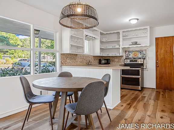 4th image of 14947 Lakeshore Dr