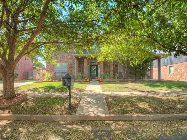 18009 Barrington Dr, Edmond, OK 73012