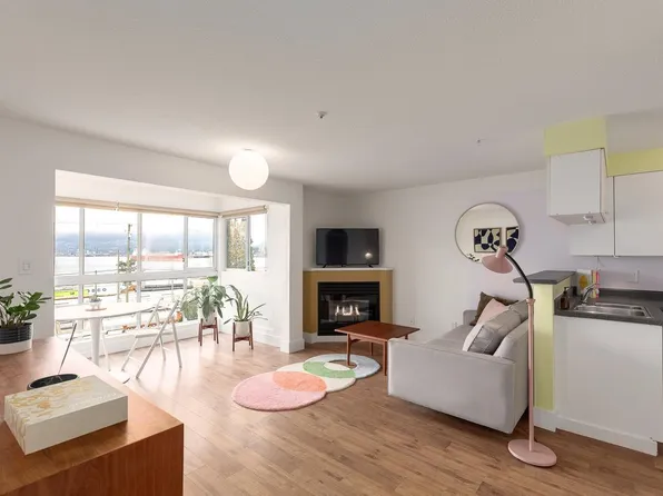 2211 Wall St #207, Vancouver, BC V5L 1G4