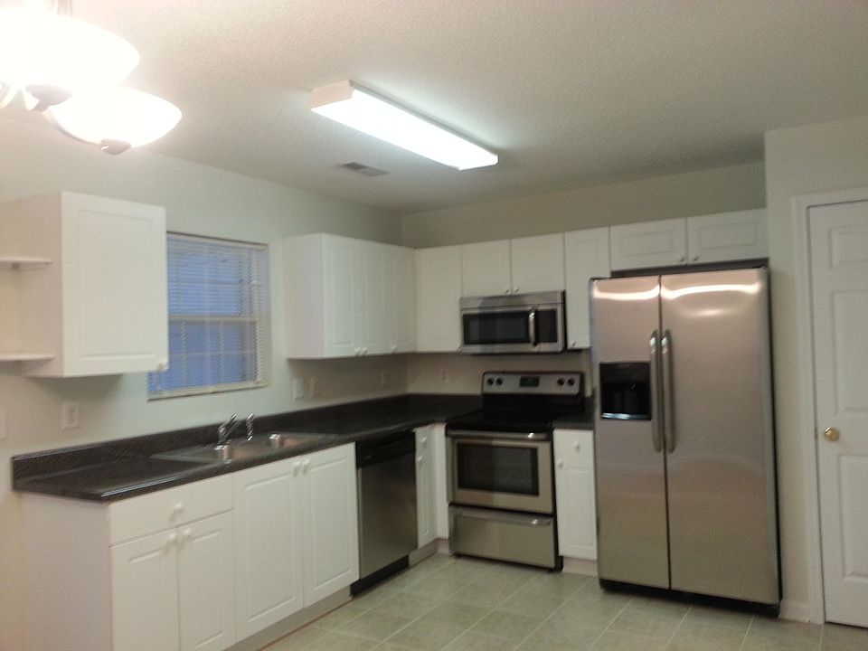 Kitchen (laundry room to the right)