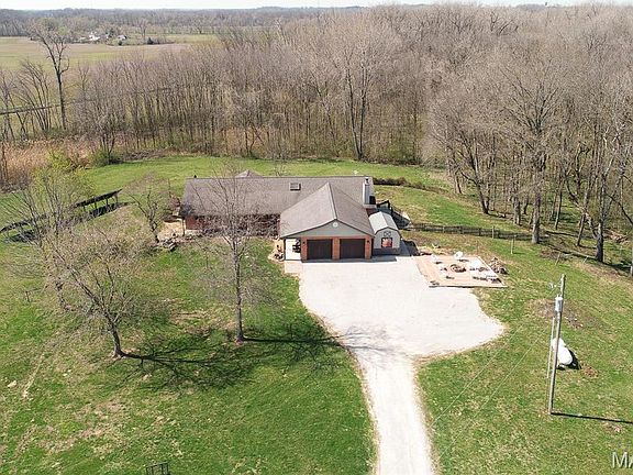 2nd image of 4621 Muellers Ln