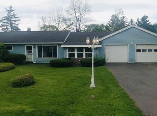 5938 Lathrop Dr, Cicero, NY 13039