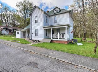 1304 Spring St, Johnson City, TN 37604