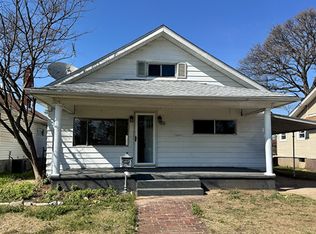 807 E Ferguson Ave, Wood River, IL 62095