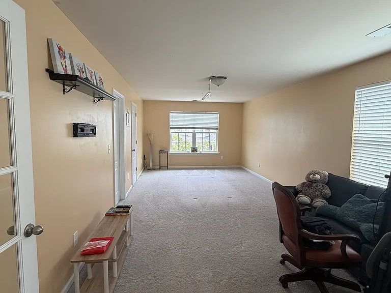 16031 Harbor Hill Dr — Photo 10