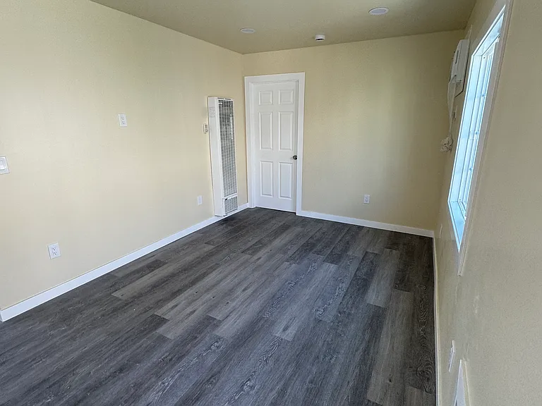 736 1/2 S La Verne Ave #736-1/2 — Photo 3