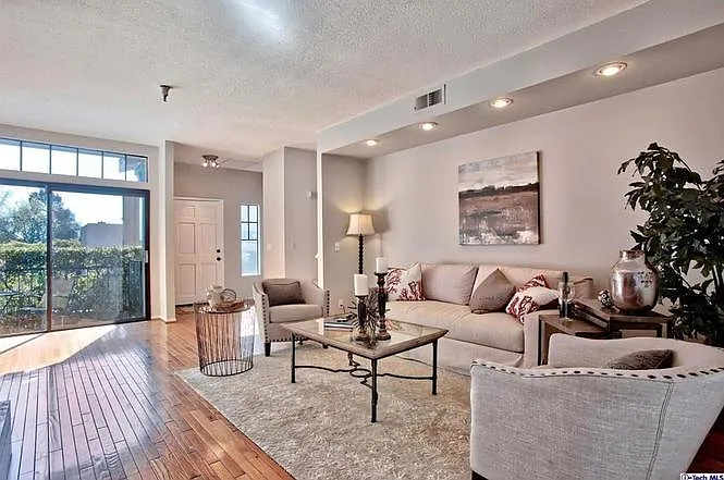 2 bed, 2.5 bath, 1272 sqft, $4,000 — Photo 4