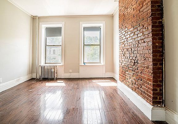 3rd image of 681 Sterling Pl APT 2R
