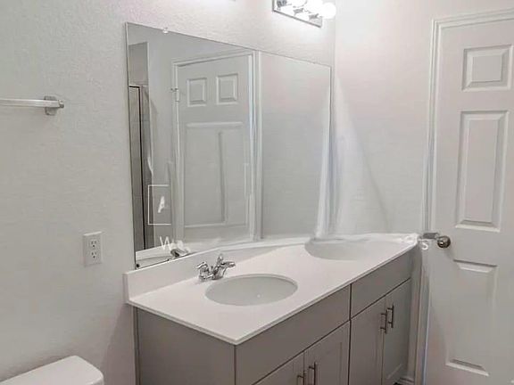 4th image of 1529 Holly Lake Dr